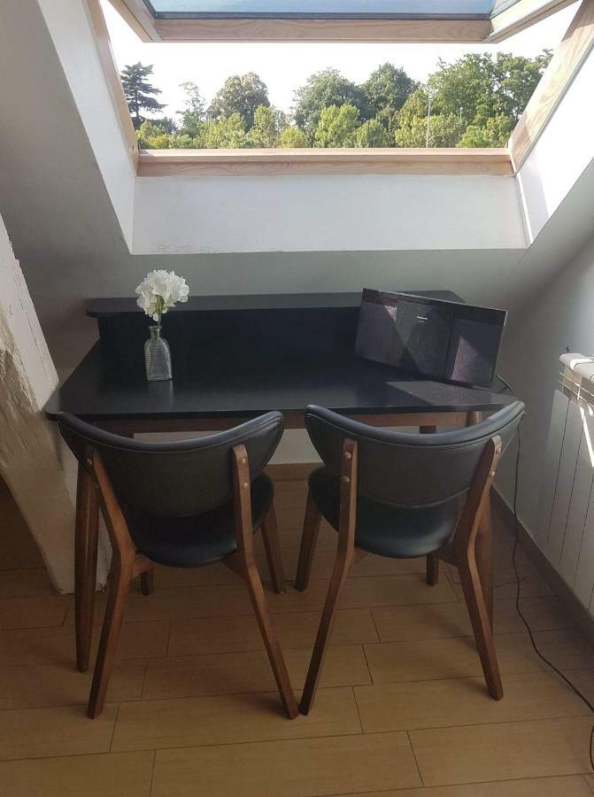 Orléans Appartement avec Parking Exterior foto